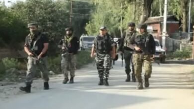 Kulgam: Encounter between security forces and terrorists, three army personnel and one police officer injured