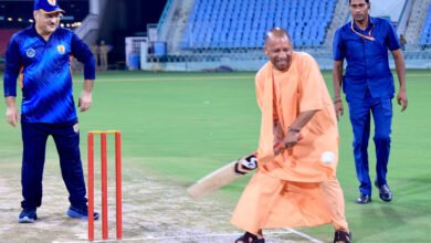 CM Yogi hit a midwicket shot on the cricket field, inaugurated the 36th All India Advocate Cricket Tournament