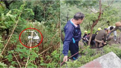 Car fell into a ditch in Mussoorie, three young men and women seriously injured, locals rescued them