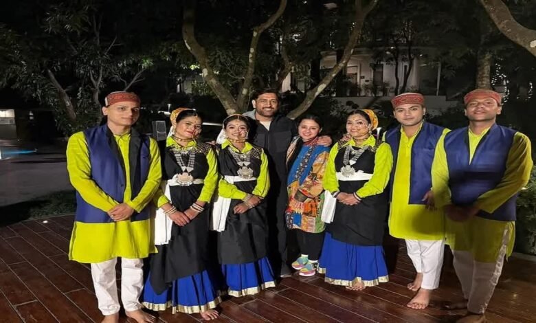 Mahendra Singh Dhoni's Uttarakhand tour: Danced with Sakshi on Garhwali songs