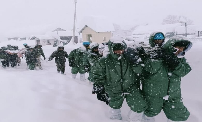 Avalanche in Chamoli Mana, 57 workers buried, Army's rescue operation continues