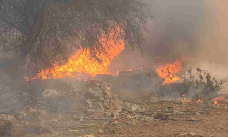 Huge fire at Noida's Sector 32 dumping ground, strong winds increased trouble