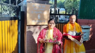 There is a ruckus again on 'road naming' in Delhi, Tughlaq Road became Swami Vivekanand Marg