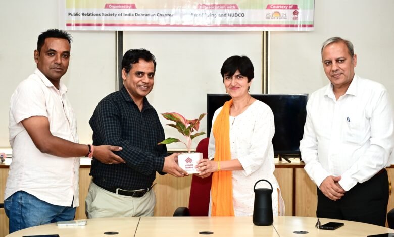 Positive thinking and alert mind: New direction of effective public relations