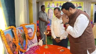 The President of Shri Badrinath Kedarnath Temple Committee was accorded a grand welcome in Kotdwar, and was honoured by officials and workers