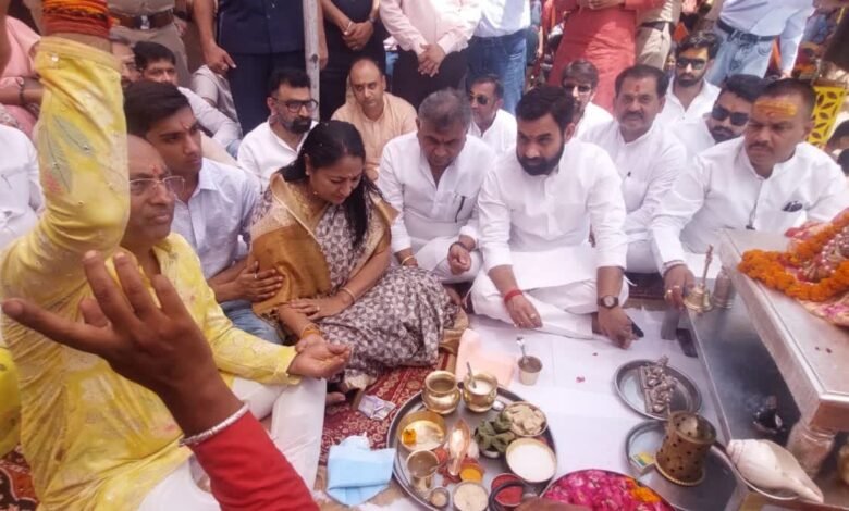 Chief Minister Rekha Gupta took a dip in Ganga in Haridwar and prayed to Maa Ganga for the development of the country