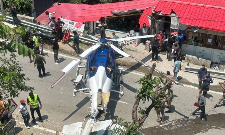 Major helicopter accident averted again in Uttarakhand: Helicopter going to Kedarnath forced to make emergency landing in Badasu